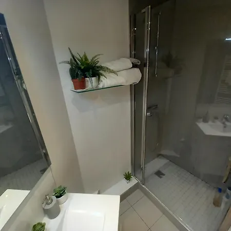Appartamento 1 Minute Gare Montparnasse , Center , Front Metro,close To Eiffel Tour And Louvre Meusm